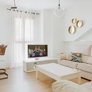 https://apartamentos-pompidou.1costadelsol.com